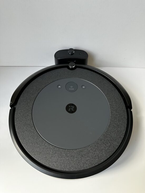 Mazlietots Roomba i3