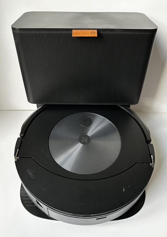 Mazlietots Roomba j7+ Combo